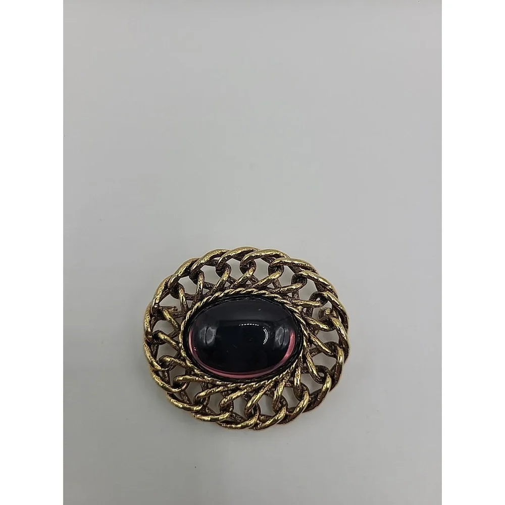 Vintage Gold Tone Brooch Amethyst Glass Cabochon Purple Oval Pin Filigree Frame